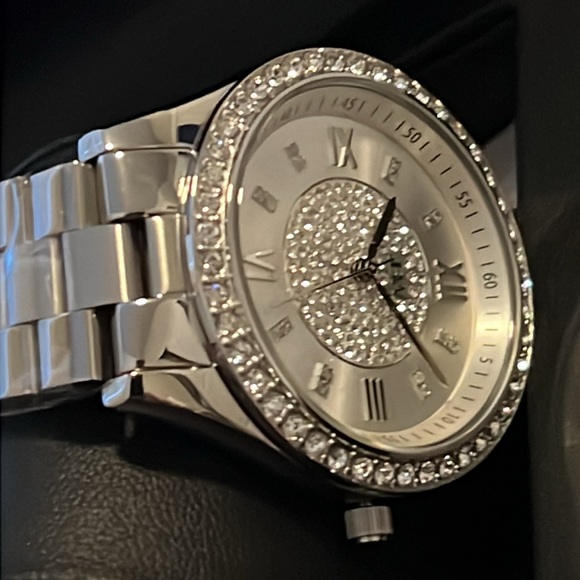 NIB JBWDiamond TimepiecesJ6303A Japanese movement 16DIAMONDS on the hour markers - Picture 3 of 11